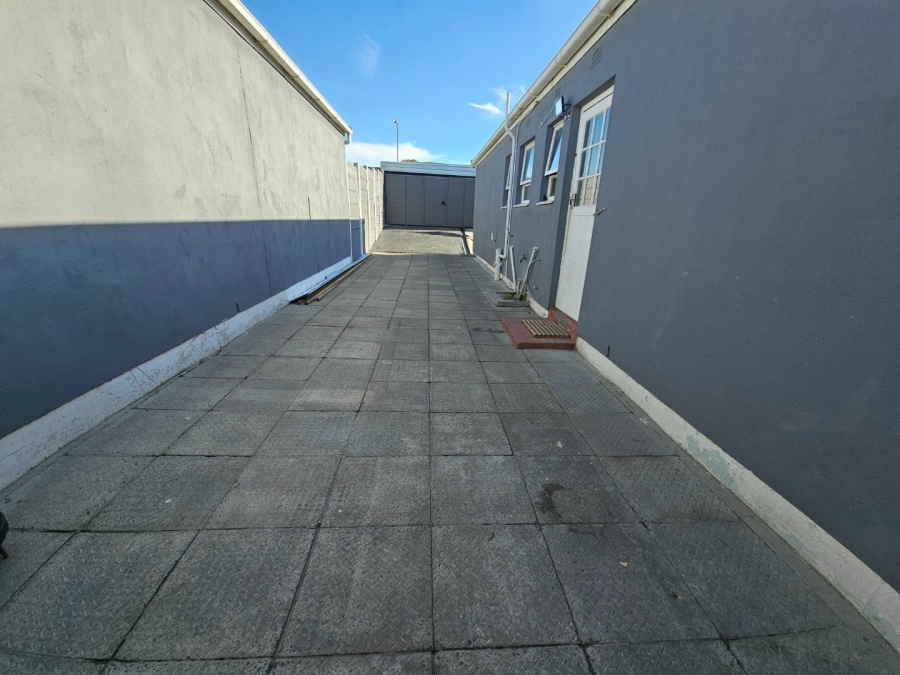 4 Bedroom Property for Sale in Strandfontein Village Western Cape